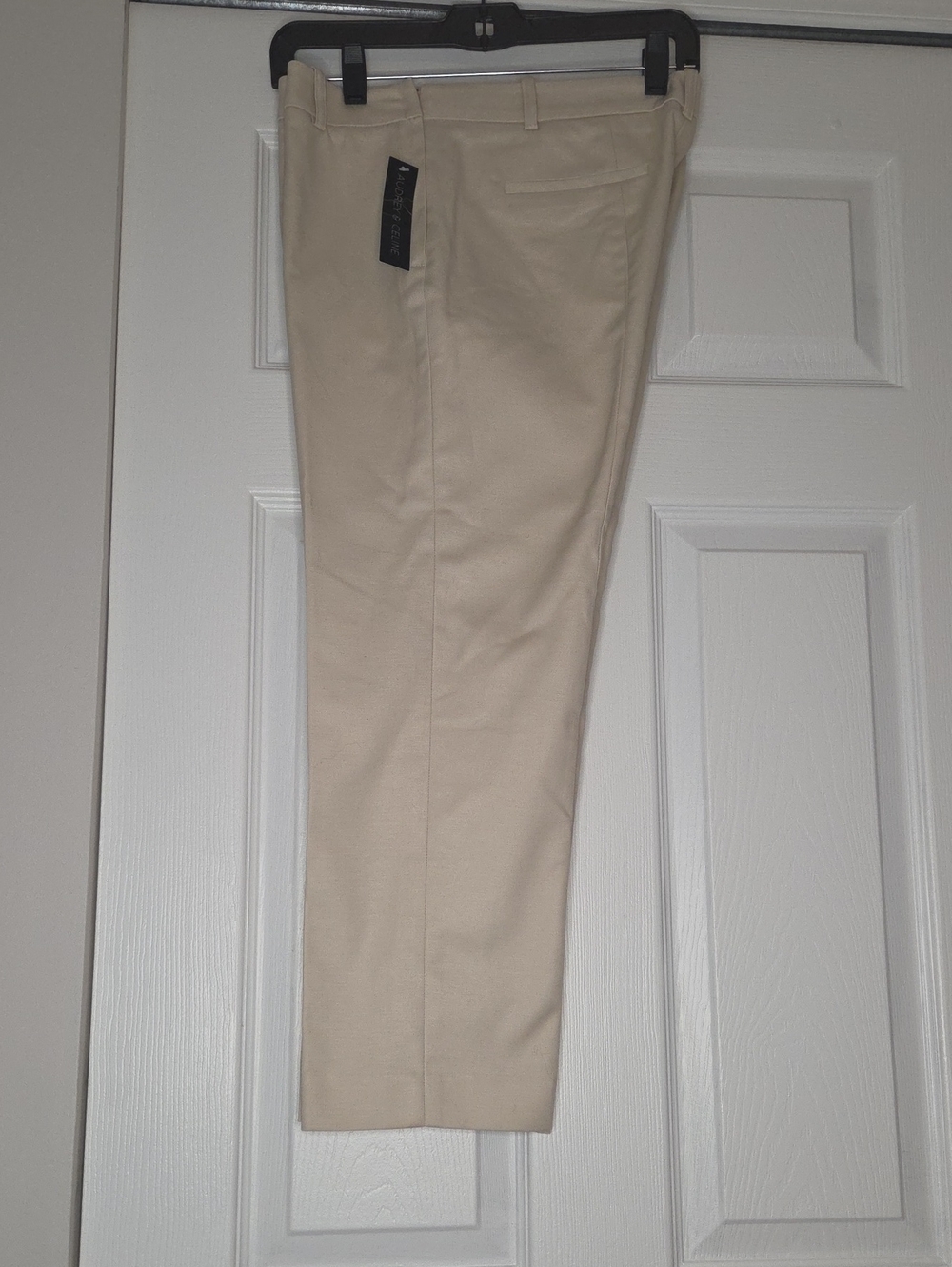 Audrey & Celine Tan Cropped Ankle Pants Size 8